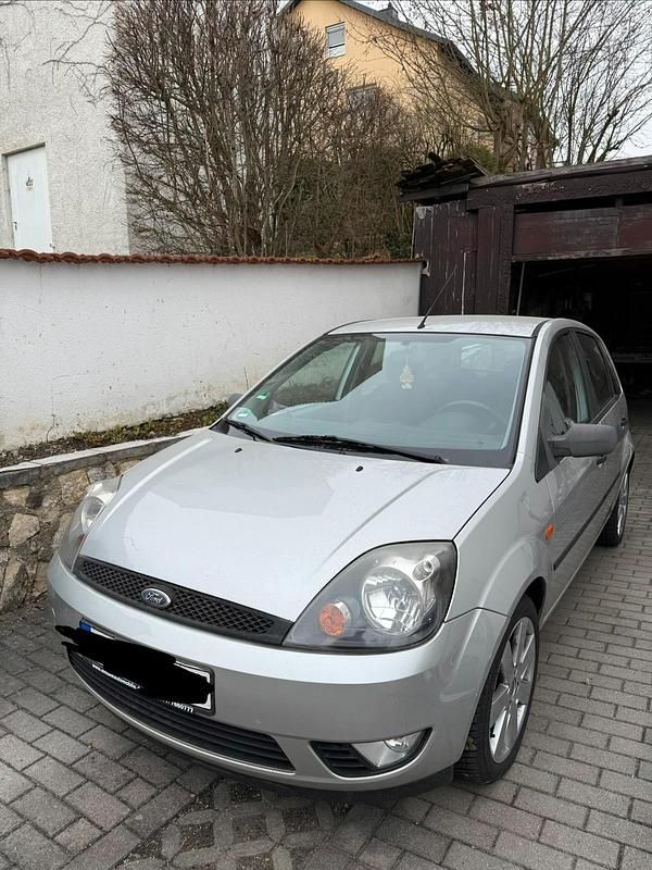 Gebraucht Ford Fiesta 100 PS (73 kW) 2002 Grau Kleinwagen
