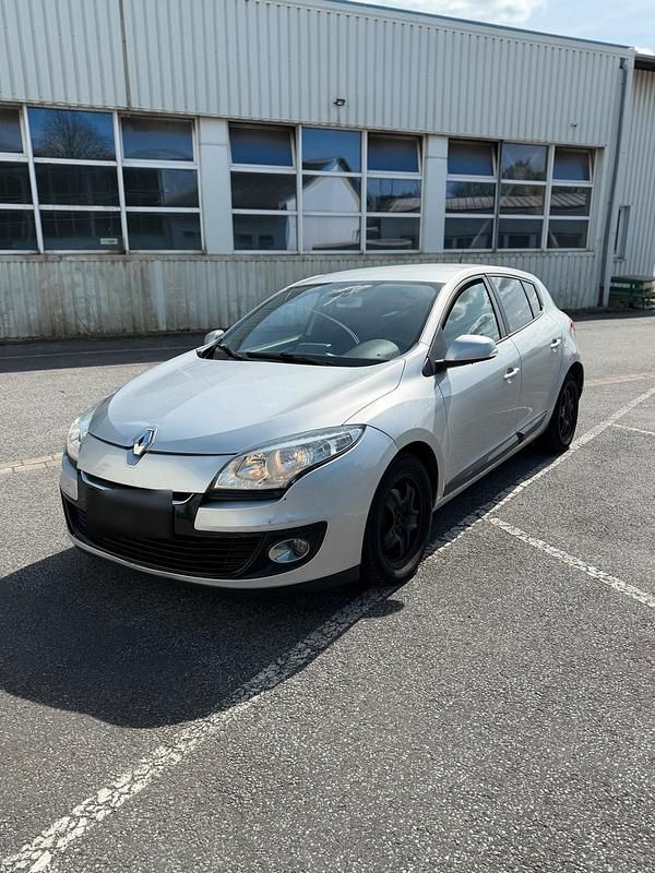Gebraucht Renault Mégane III 110 PS (80 kW) 2013 Silber Kleinwagen