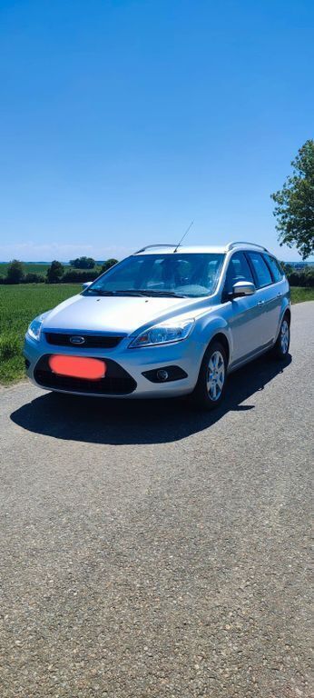 Silber Gebraucht 2010 Ford Focus Kombi | 3.300 € (Fairer Preis) - Bild 1/4