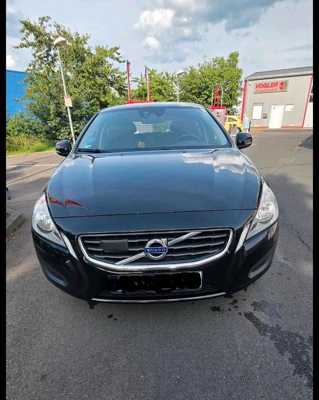 Schwarz Gebraucht 2011 Volvo V60 Kombi | 5.000 € (Guter Preis) - Bild 1/4