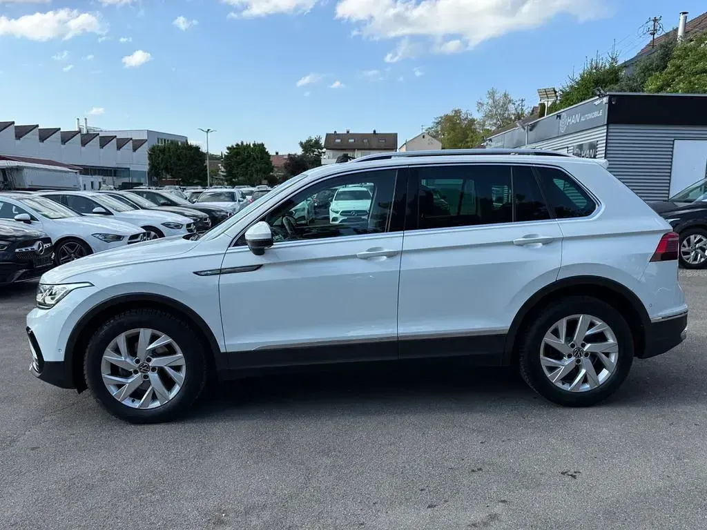 Gebraucht VW Tiguan Elegance 330 PS (242 kW) 2023 Weiß SUV