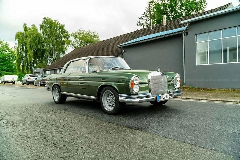Grün Gebraucht 1965 Mercedes 250 SE | 15.000 € - Bild 1/4