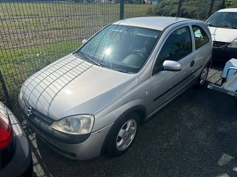 Silber Gebraucht 2002 Opel Corsa Kleinwagen | 1.399 € (Guter Preis) - Bild 1/4