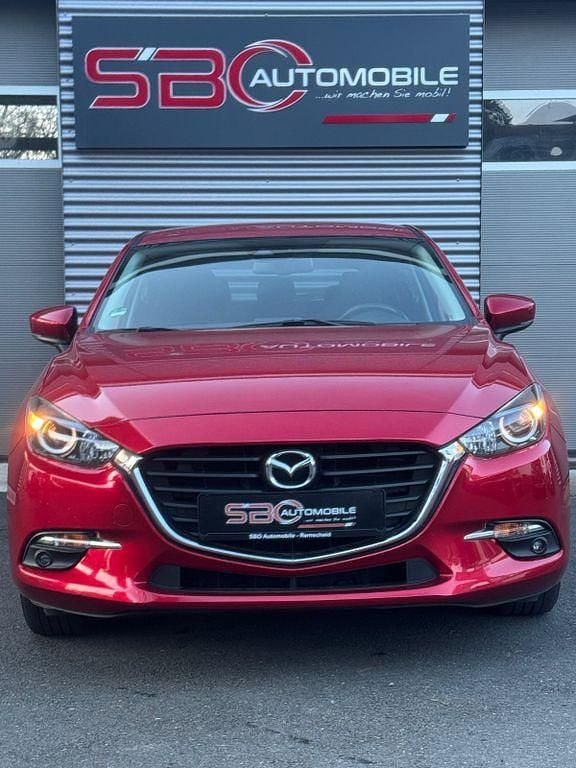 Rot Gebraucht 2018 Mazda 3 Center-Line Limousine | 11.200 € (Guter Preis) - Bild 1/4