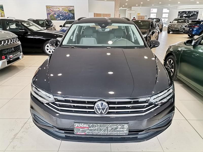 Gebraucht VW Passat Conceptline 150 PS (110 kW) 2022 Deep black perleffekt Kombi