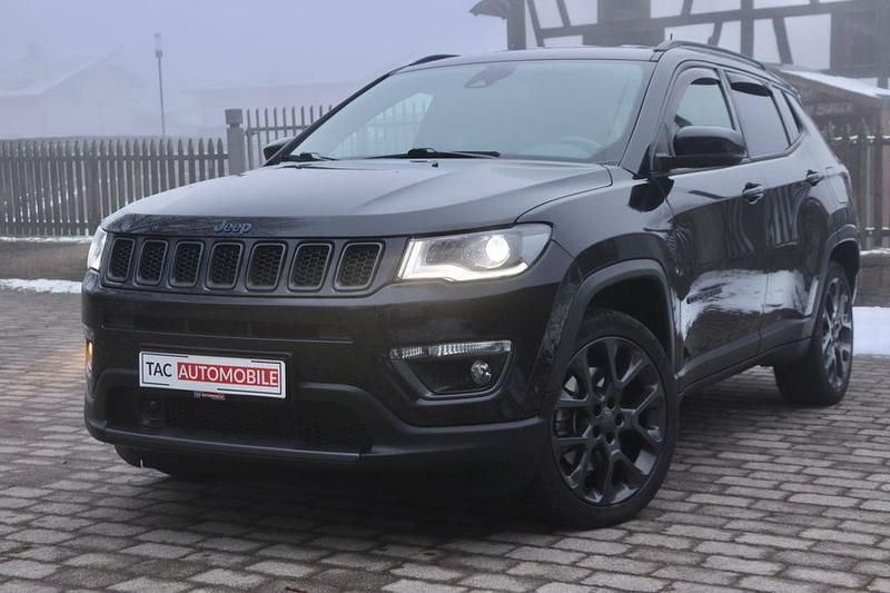 Gebraucht Jeep Compass Limited 241 PS (177 kW) 2020 Schwarz SUV