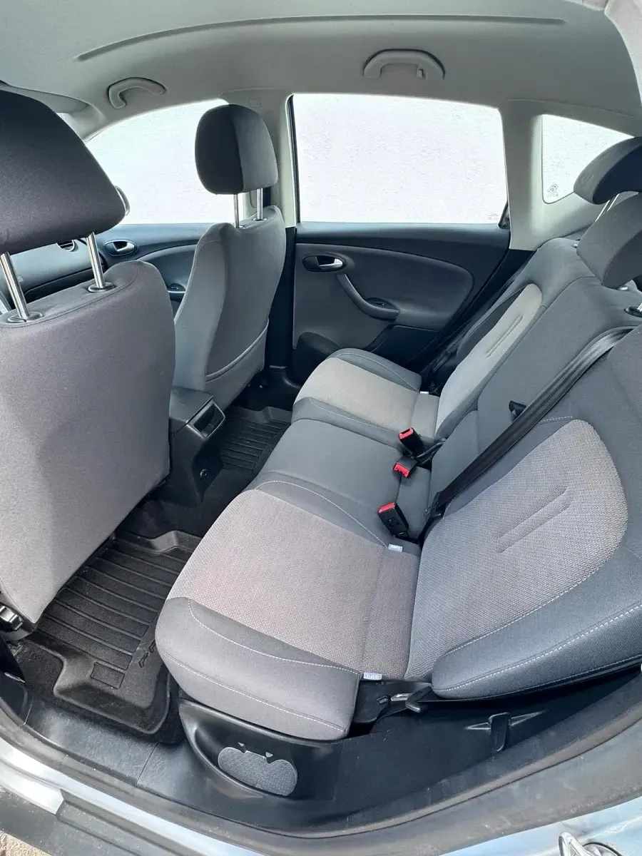 Gebraucht Seat Altea 105 PS (77 kW) 2011 Silber Limousine