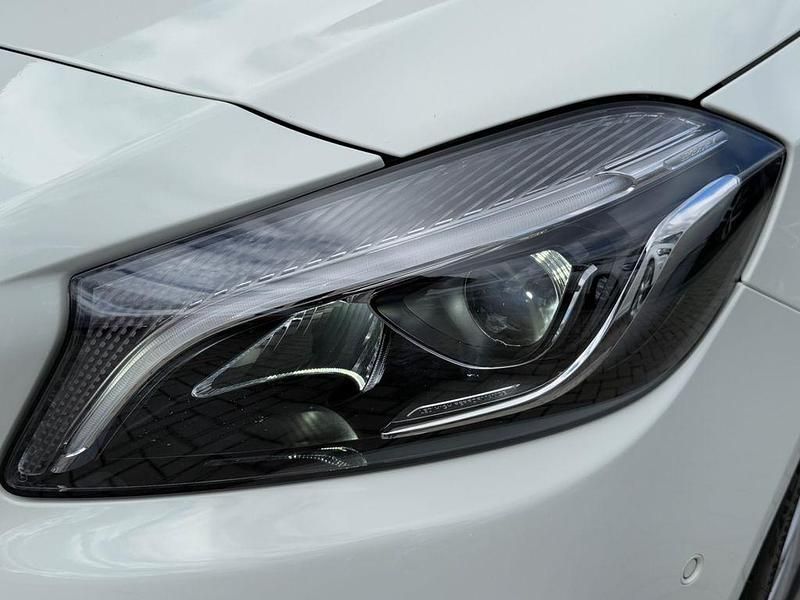 Gebraucht Mercedes A200 156 PS (114 kW) 2016 Weiß Limousine