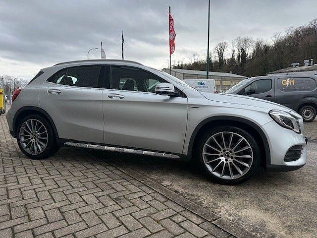 Gebraucht Mercedes GLA180 AMG 122 PS (89 kW) 2019 Silber SUV