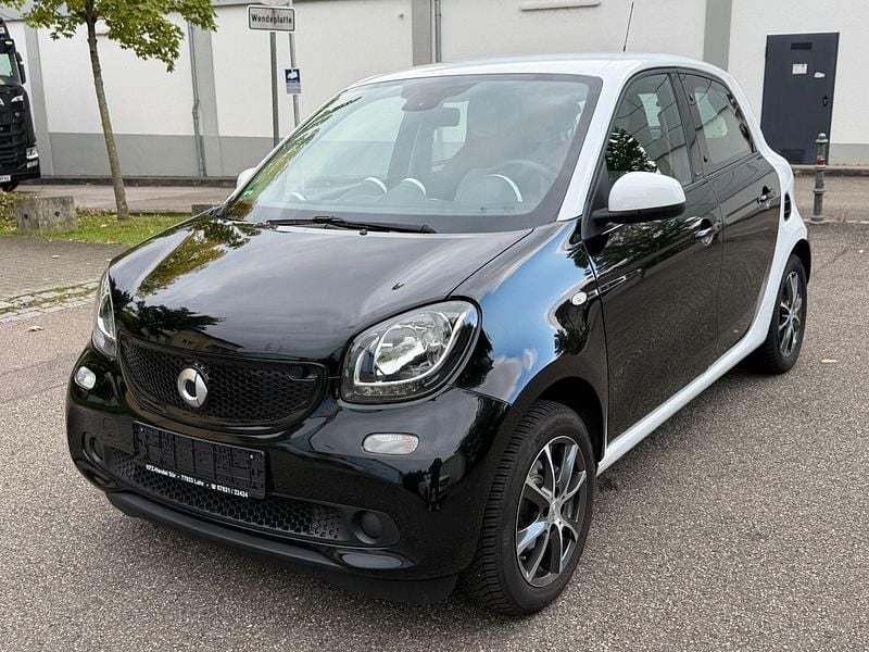 Schwarz Gebraucht 2014 Smart ForFour Basis Kleinwagen | 7.299 € (Fairer Preis) - Bild 1/4