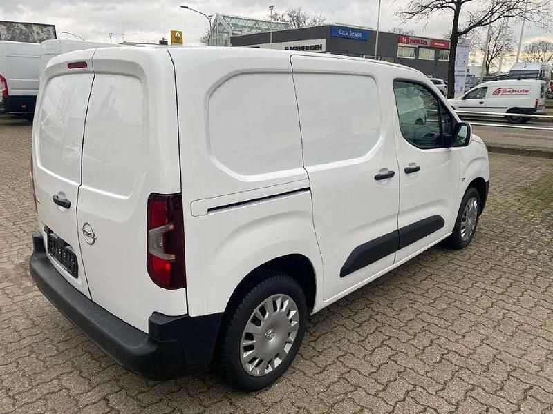 Gebraucht Opel Combo Edition 110 PS (80 kW) 2020 Jade weiss/arktis weiss Van / Kleinbus