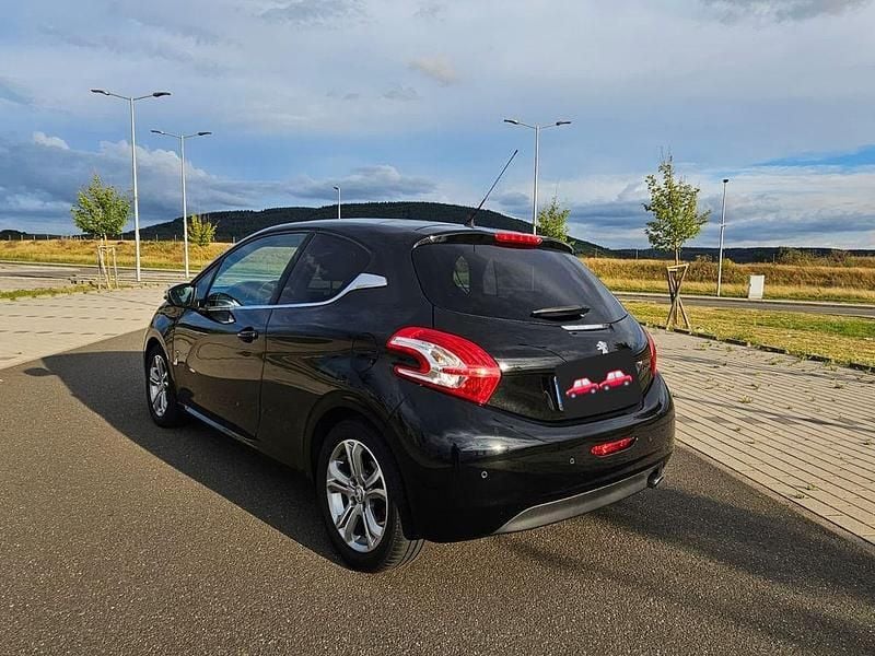 Gebraucht Peugeot 208 Allure 120 PS (88 kW) 2013 Schwarz Kleinwagen