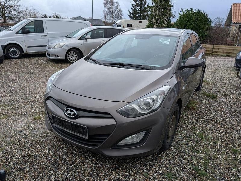 Gebraucht Hyundai i30 Edition 110 PS (80 kW) 2014 Limousine