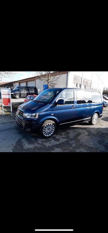 Gebraucht VW Multivan 179 PS (131 kW) 2013 Blau Van