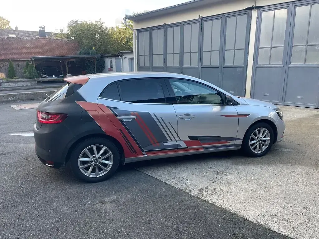 Gebraucht Renault Mégane Intens 132 PS (97 kW) 2016 Silber Limousine