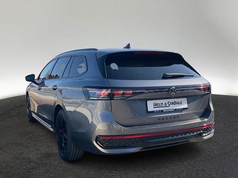 Neu VW Passat 177 PS (130 kW) 2025 Grau Kombi