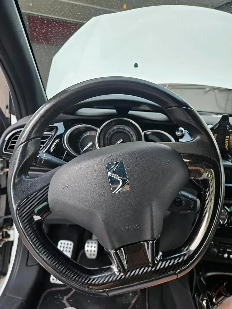 Gebraucht Citroën DS3 120 PS (88 kW) 2011 Weiß Kleinwagen