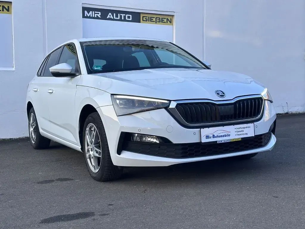 Gebraucht Skoda Scala Style 116 PS (85 kW) 2020 Moonweiss metallic Kleinwagen
