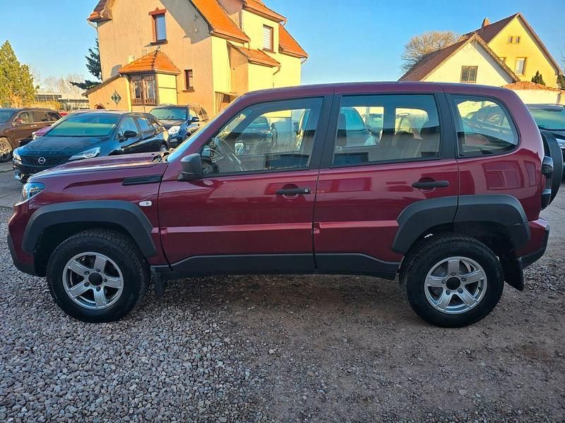 Gebraucht Lada niva 80 PS (58 kW) 2021 Rot SUV