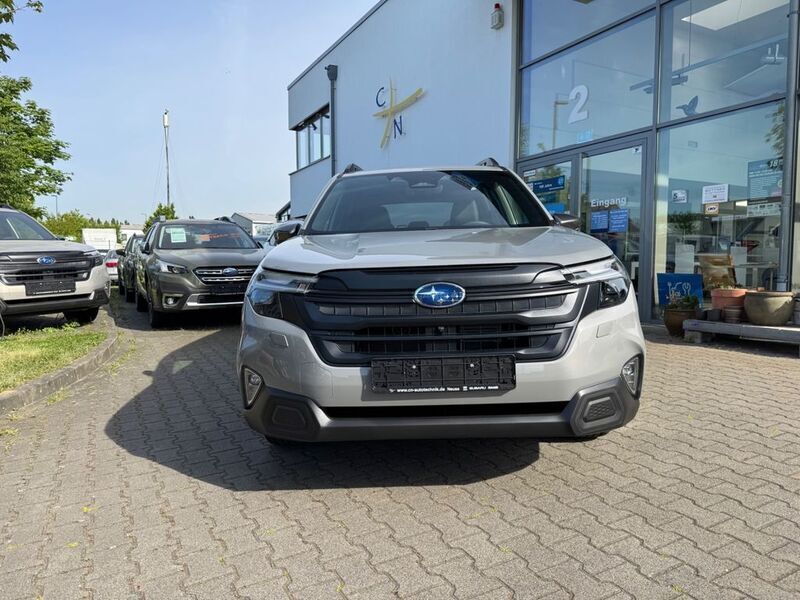 Grau Neu 2025 Subaru Forester SUV | 44.740 € (Etwas zu teuer) - Bild 1/4