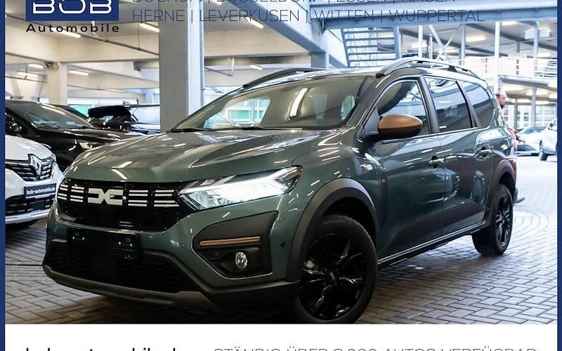 Grün Gebraucht 2024 Dacia Jogger Extreme Van / Kleinbus | 17.988 € (Superpreis) - Bild 1/3