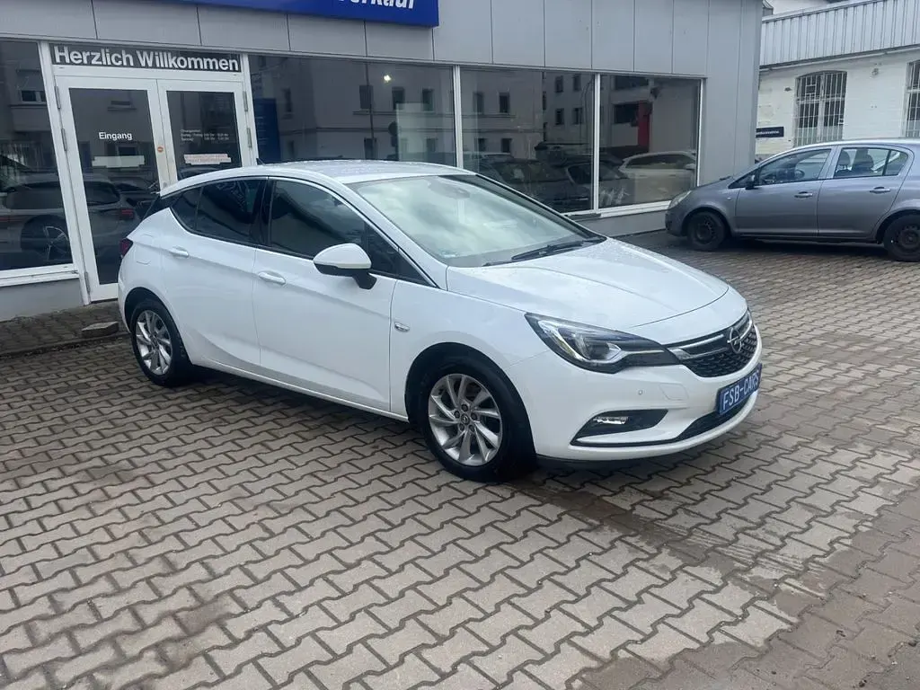 Gebraucht Opel Astra Innovation 136 PS (100 kW) 2019 Weiß Limousine