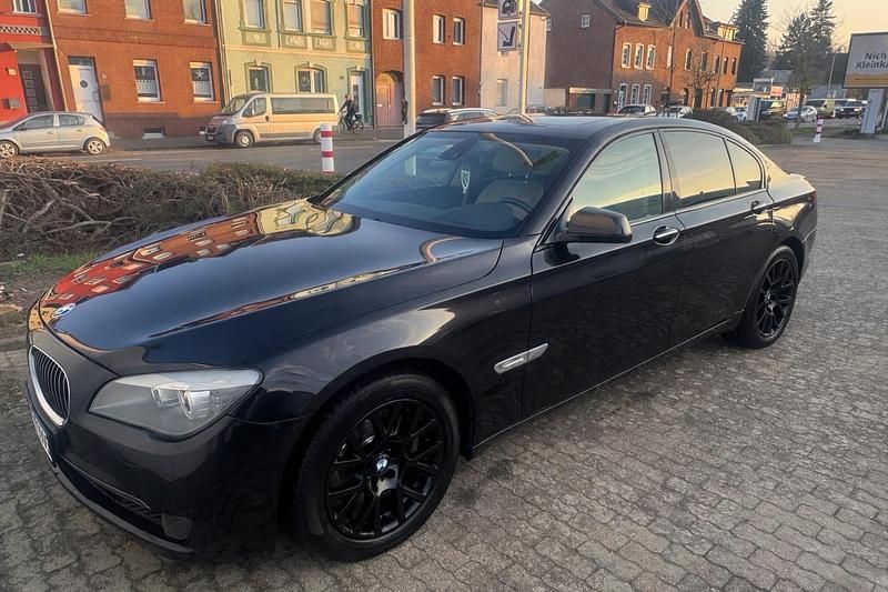 Gebraucht BMW 730 245 PS (180 kW) 2011 Schwarz Limousine