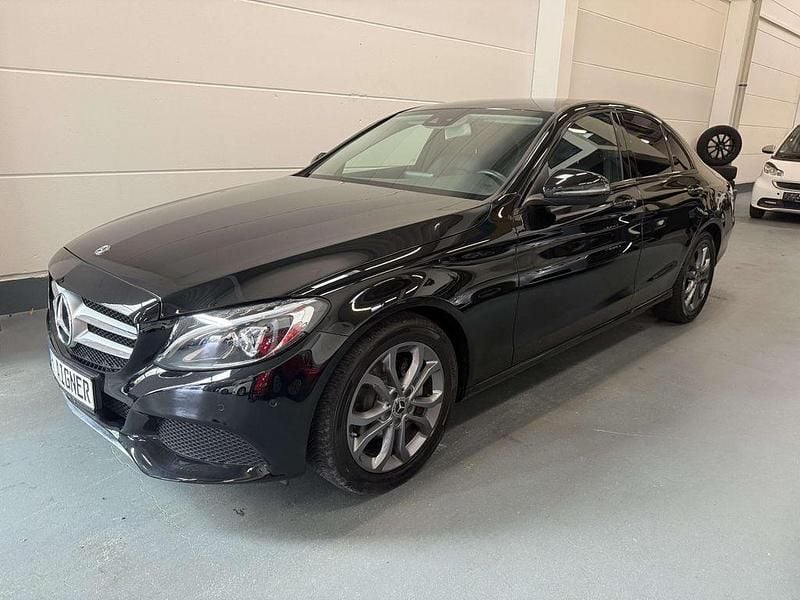 Schwarz Gebraucht 2018 Mercedes C180 Avantgarde Limousine | 18.950 € (Fairer Preis) - Bild 1/4