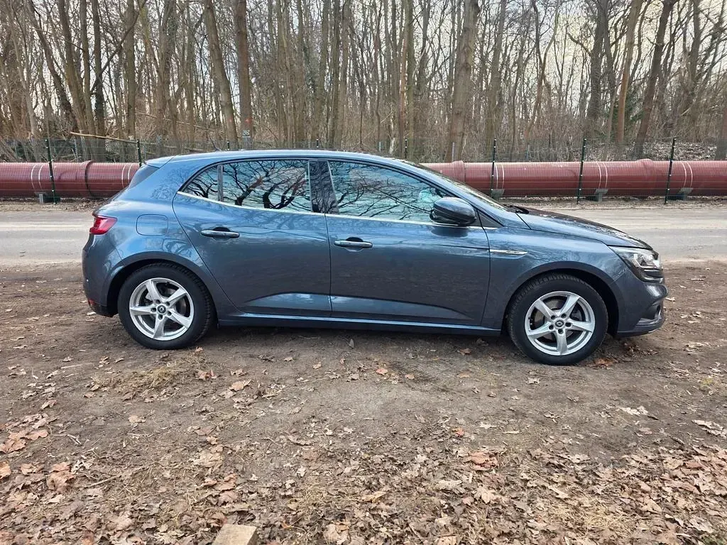 Używany Renault Mégane Intens 132 KM (97 kW) 2017 Szary Sedan/Limuzyna