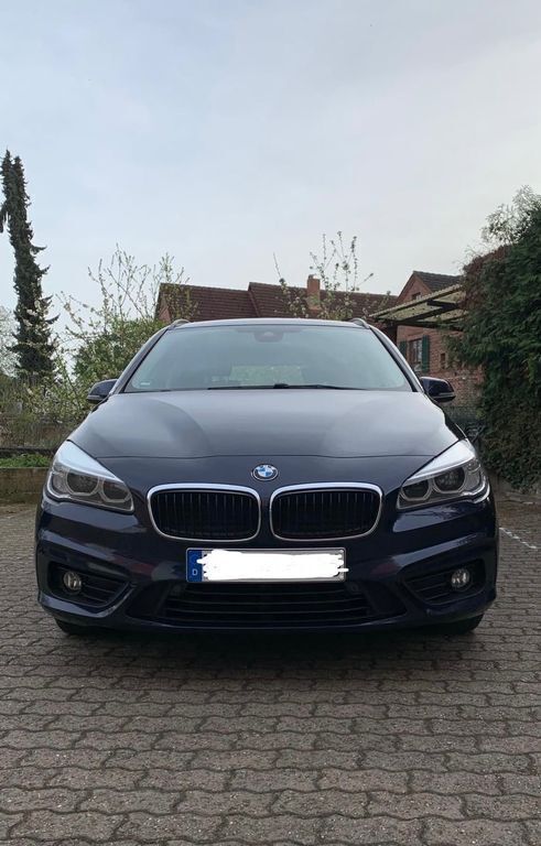 Blau Gebraucht 2016 BMW 216 Active Tourer Advantage Van / Kleinbus | 10.600 € (Fairer Preis) - Bild 1/4