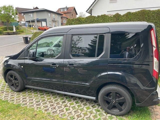 Gebraucht Ford Tourneo Connect Titanium 116 PS (85 kW) 2015 Schwarz Van / Kleinbus