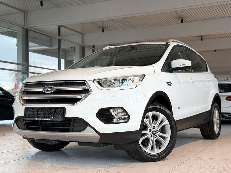 Gebraucht Ford Kuga Titanium 150 PS (110 kW) 2017 Weiß SUV