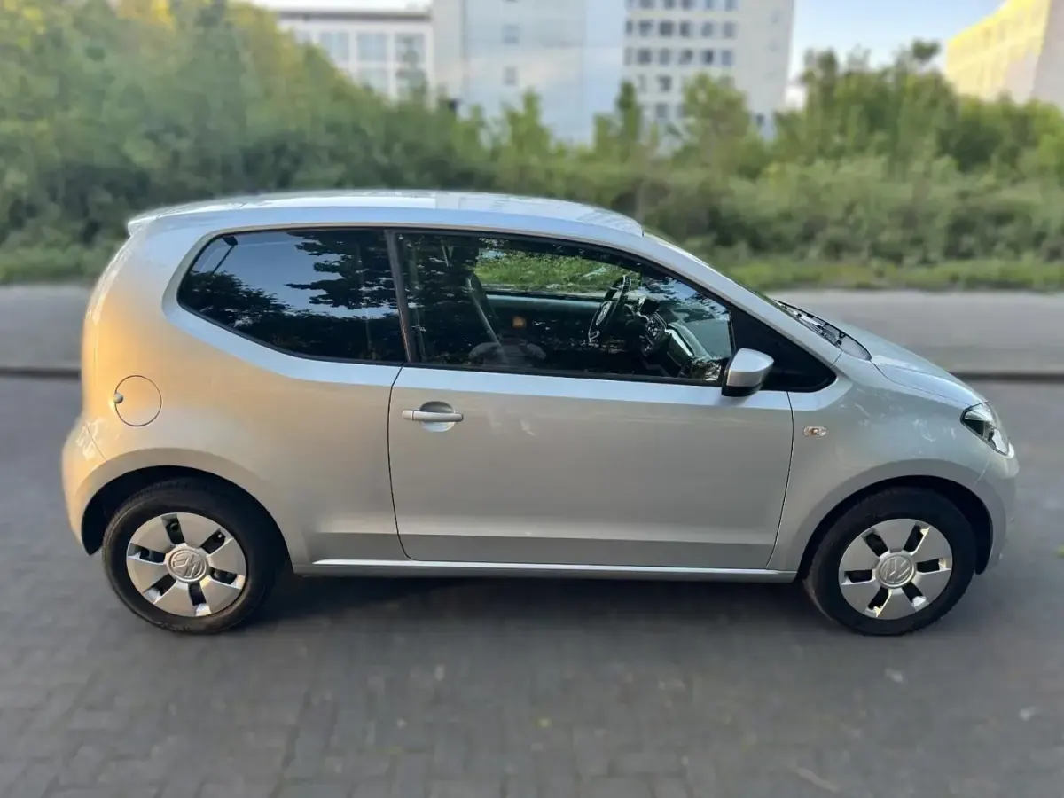 Gebraucht VW up! high up! 75 PS (55 kW) 2012 Silber Kleinwagen
