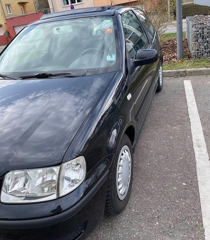 Gebraucht VW Polo Trendline 60 PS (44 kW) 2001 Schwarz Kleinwagen