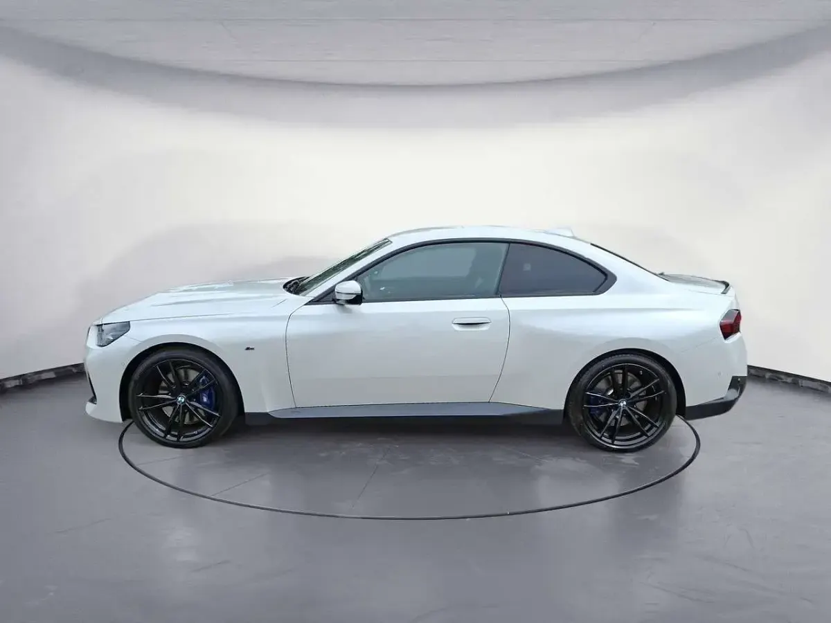 Gebraucht BMW 220 M Sport 184 PS (135 kW) 2023 Weiß Coupé