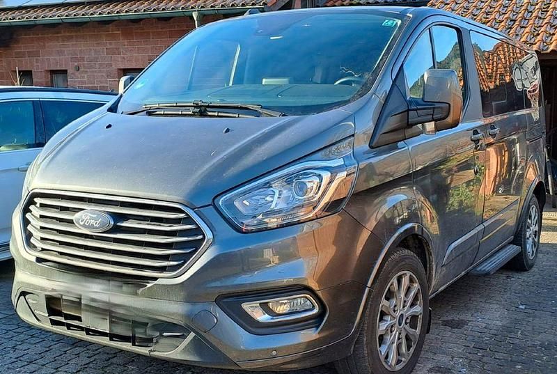 Grau Gebraucht 2021 Ford Tourneo Van / Kleinbus | 33.600 € (Fairer Preis) - Bild 1/4