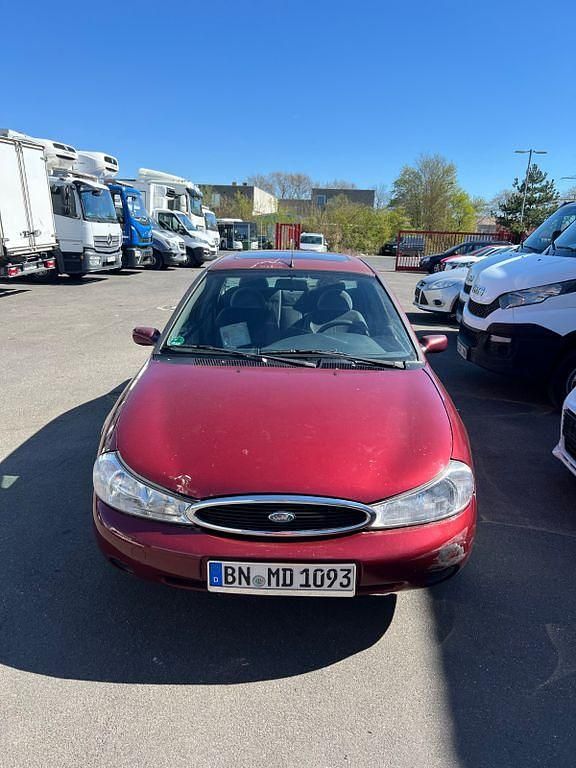 Gebraucht Ford Mondeo 131 PS (96 kW) 1999 Rot Limousine