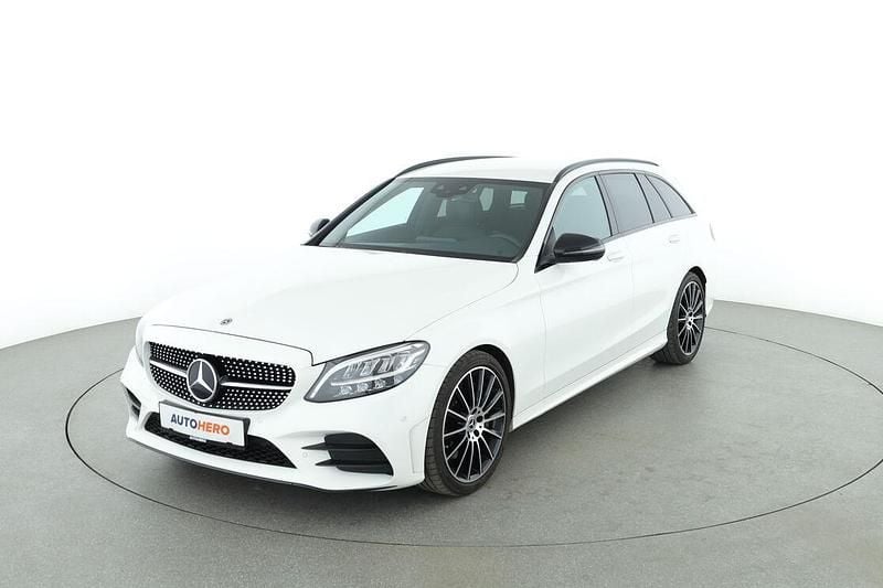 Weiß Gebraucht 2019 Mercedes C300 AMG line Kombi | 30.420 € (Fairer Preis) - Bild 1/3