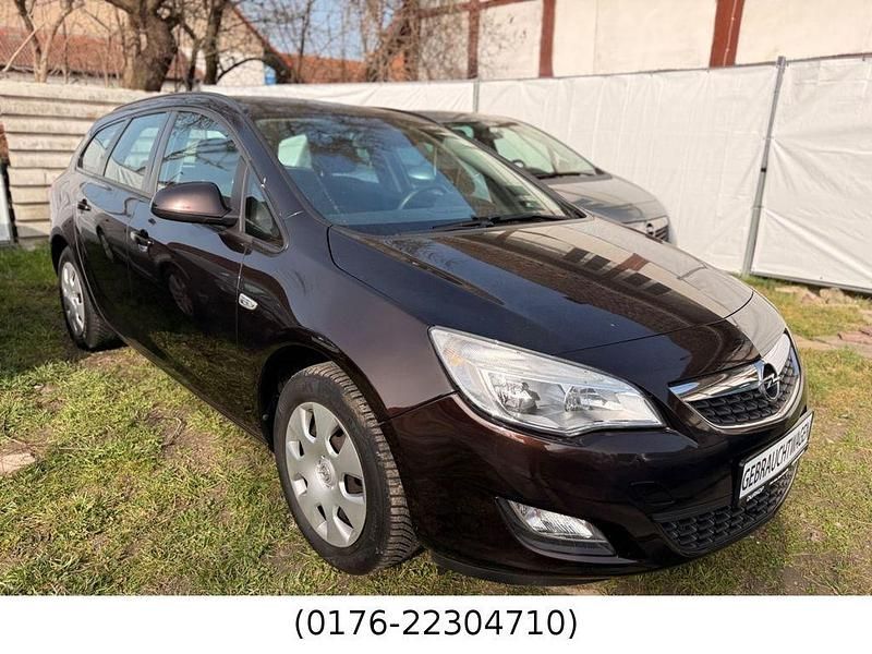 Gebraucht Opel Astra Selection 120 PS (88 kW) 2012 Braun Kombi