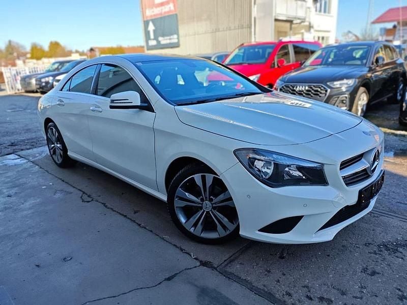 Gebraucht Mercedes CLA180 Edition 1 122 PS (89 kW) 2013 Weiß Limousine