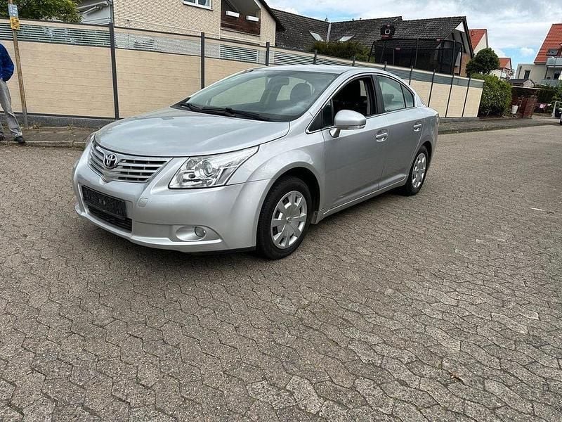 Silber Gebraucht 2009 Toyota Avensis Multidrive S Limousine | 5.200 € (Superpreis) - Bild 1/4