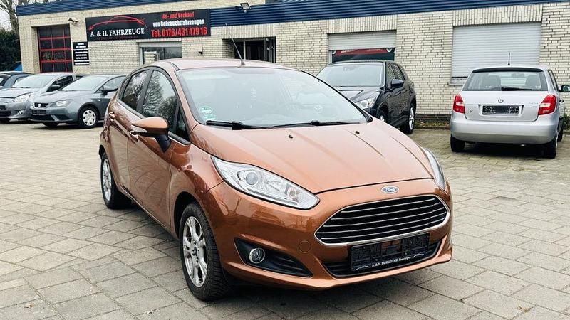 Gebraucht Ford Fiesta SYNC Edition 80 PS (58 kW) 2014 Braun Kleinwagen