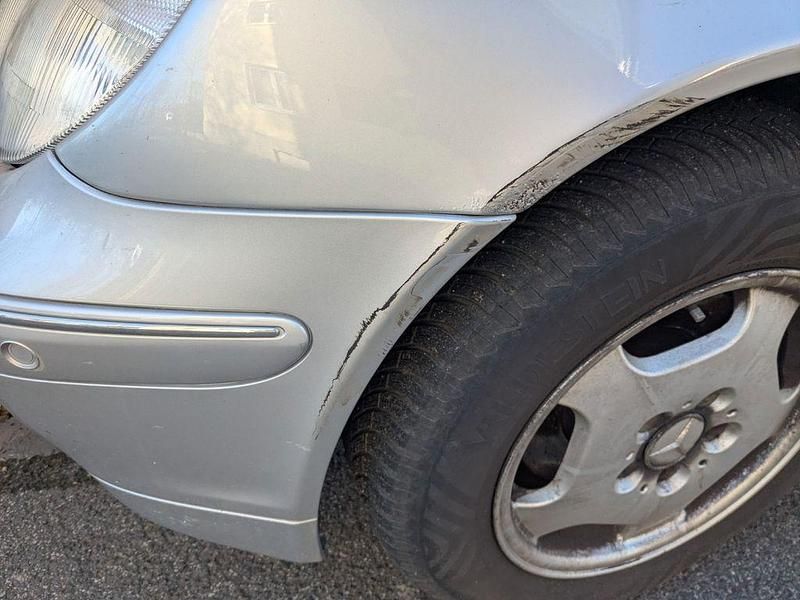 Gebraucht Mercedes 200 163 PS (119 kW) 2002 Silber Limousine