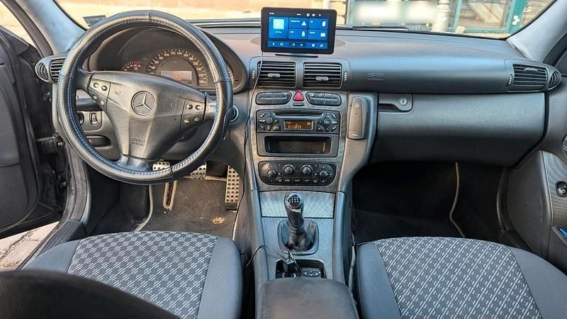 Gebraucht Mercedes C180 154 PS (113 kW) 2003 Schwarz Limousine