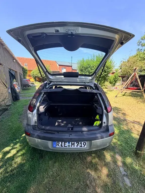 Gebraucht Opel Corsa 75 PS (55 kW) 2003 Silber Kleinwagen
