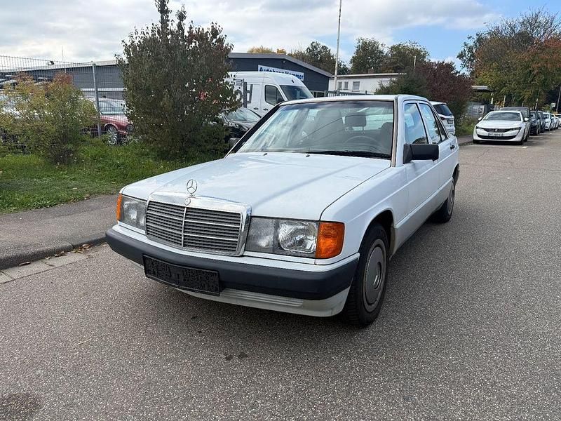 Weiß Gebraucht 1990 Mercedes 190 Limousine | 2.999 € - Bild 1/4