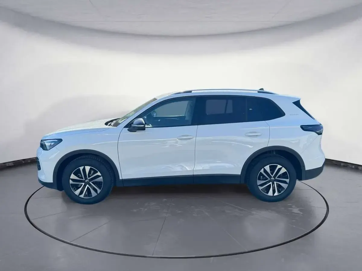 Neu VW Tiguan S 150 PS (110 kW) 2026 Pure white SUV