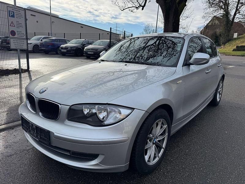 Silber Gebraucht 2010 BMW 118 Advantage Kleinwagen | 4.950 € (Fairer Preis) - Bild 1/4