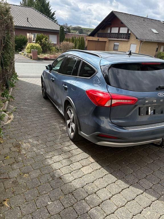 Usata Ford Focus Active 150 CV (110 kW) 2019 Blu Berlina