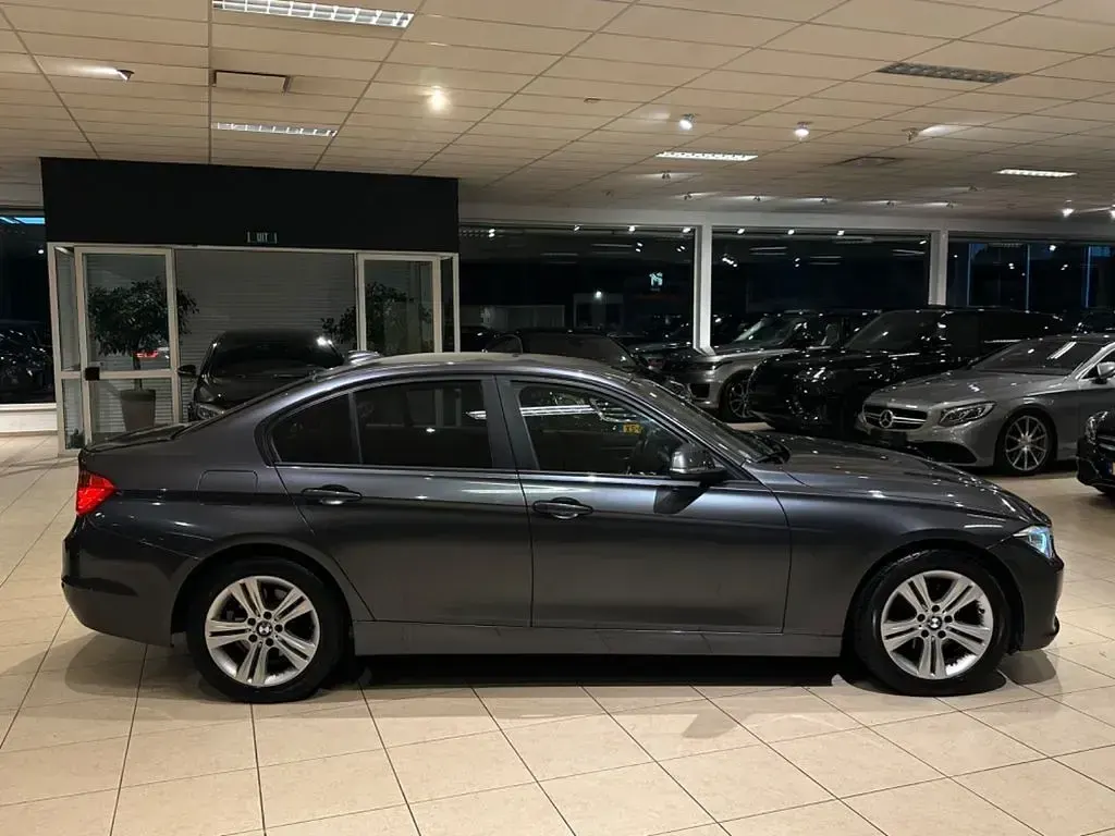 Second-hand BMW 320 Sport Line 184 CP (135 kW) 2012 Gri Berlinǎ